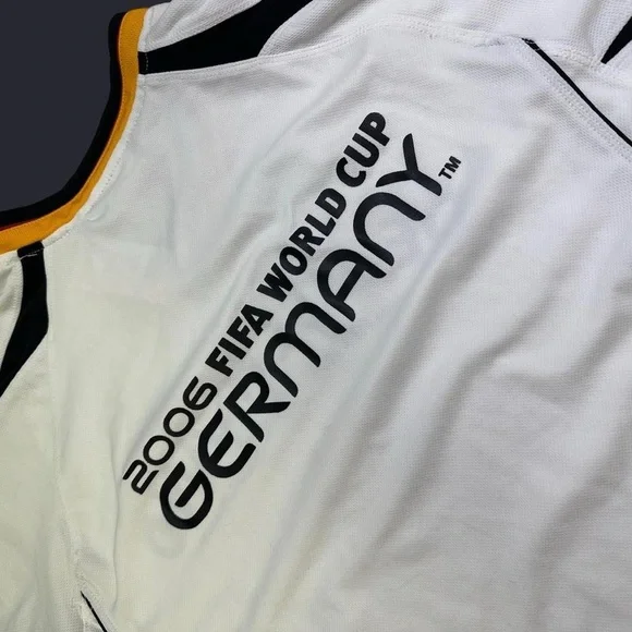 Vintage Germany 2006 FIFA World Cup jersey in white and yellow/black size large - Picture 4 of 5